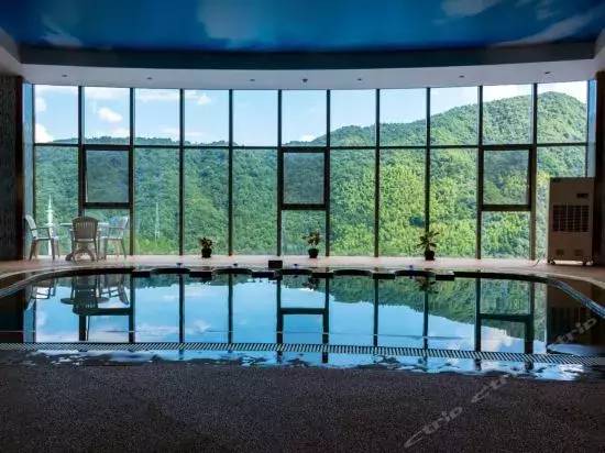 黄山住山顶 水墨宏村 丰大国际温泉 屯溪老街 高铁三日度假团