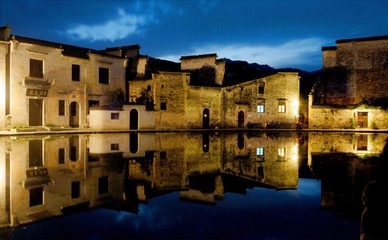 【黄山往返黄山+宏村二日游(夜住宏村散拼纯玩团)】-康辉旅游网